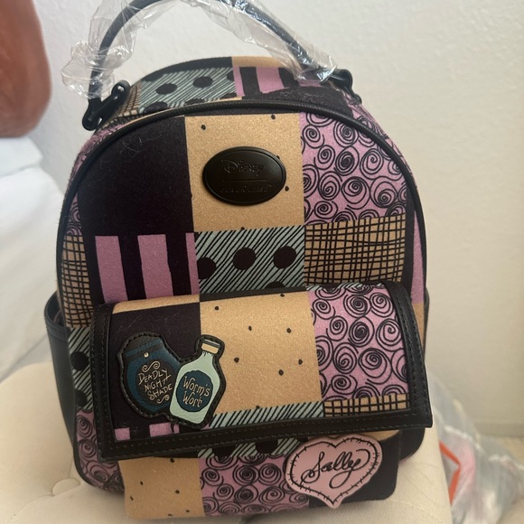 In selling my new bag of Sally from the nightmare before Christmas - Picture 1 of 5